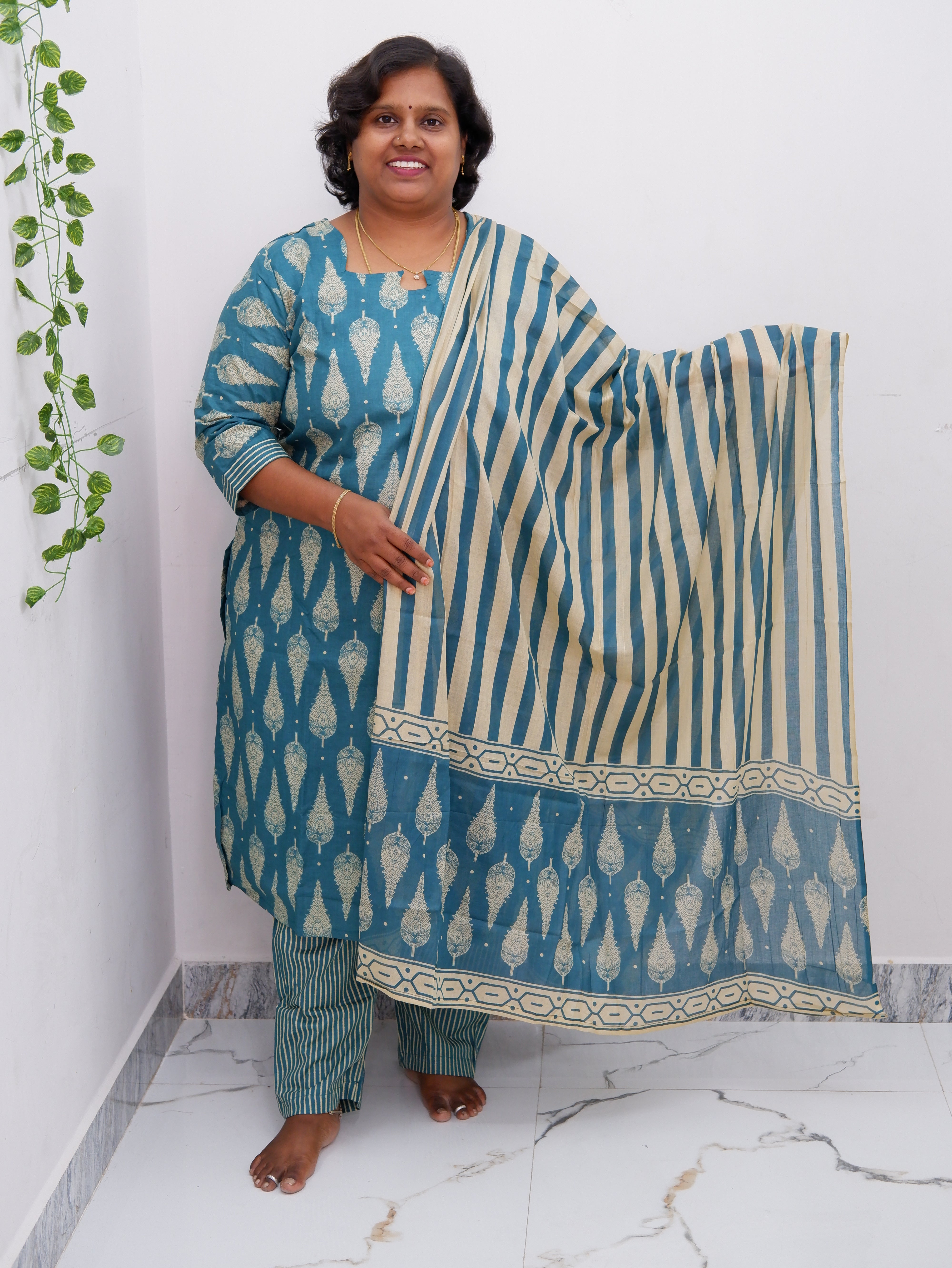 Graceful Cotton Printed Salwar Suit with Shawl – Casual & Festive Wear
