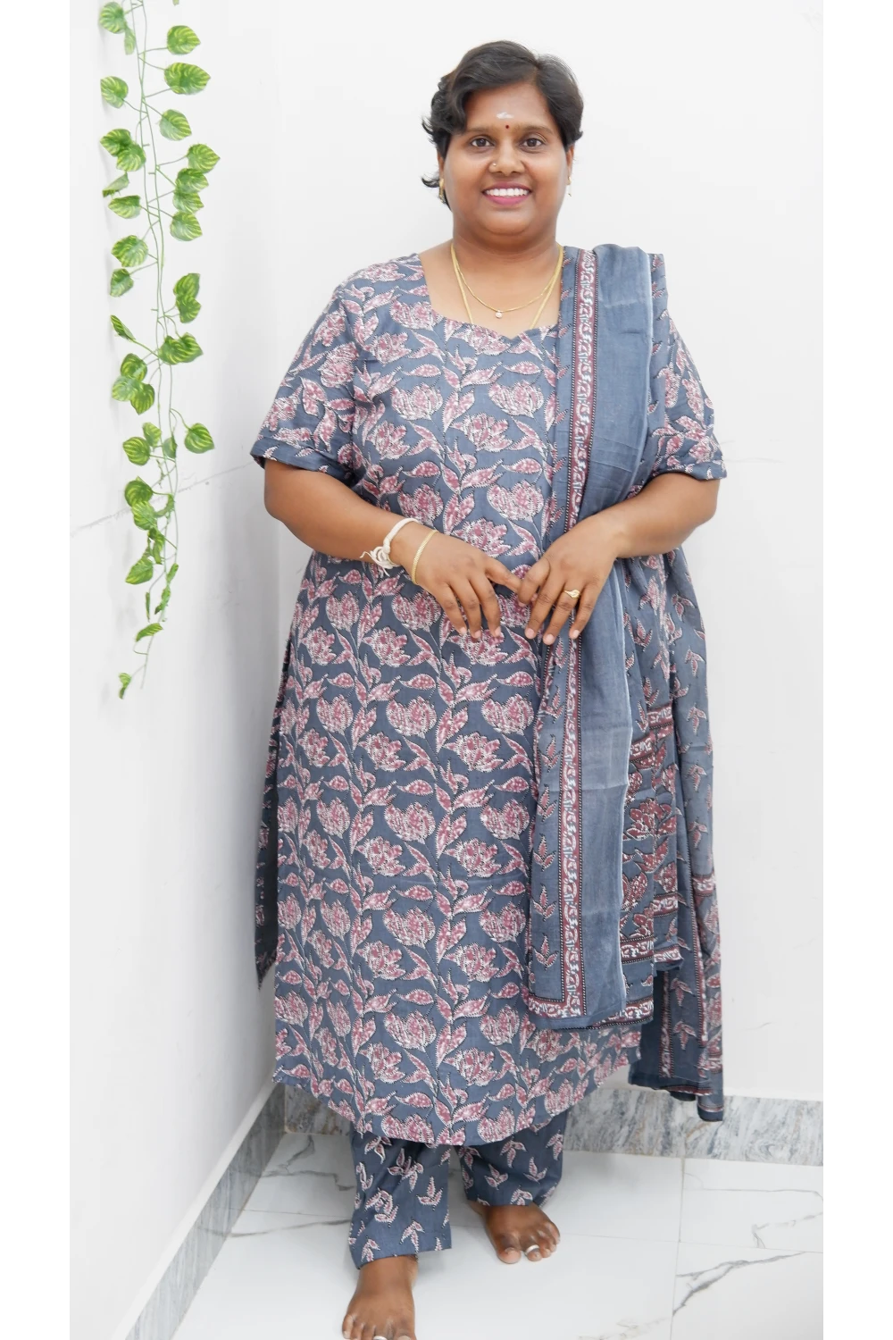 Graceful Cotton Printed Salwar Suit with Shawl – Casual & Festive Wear