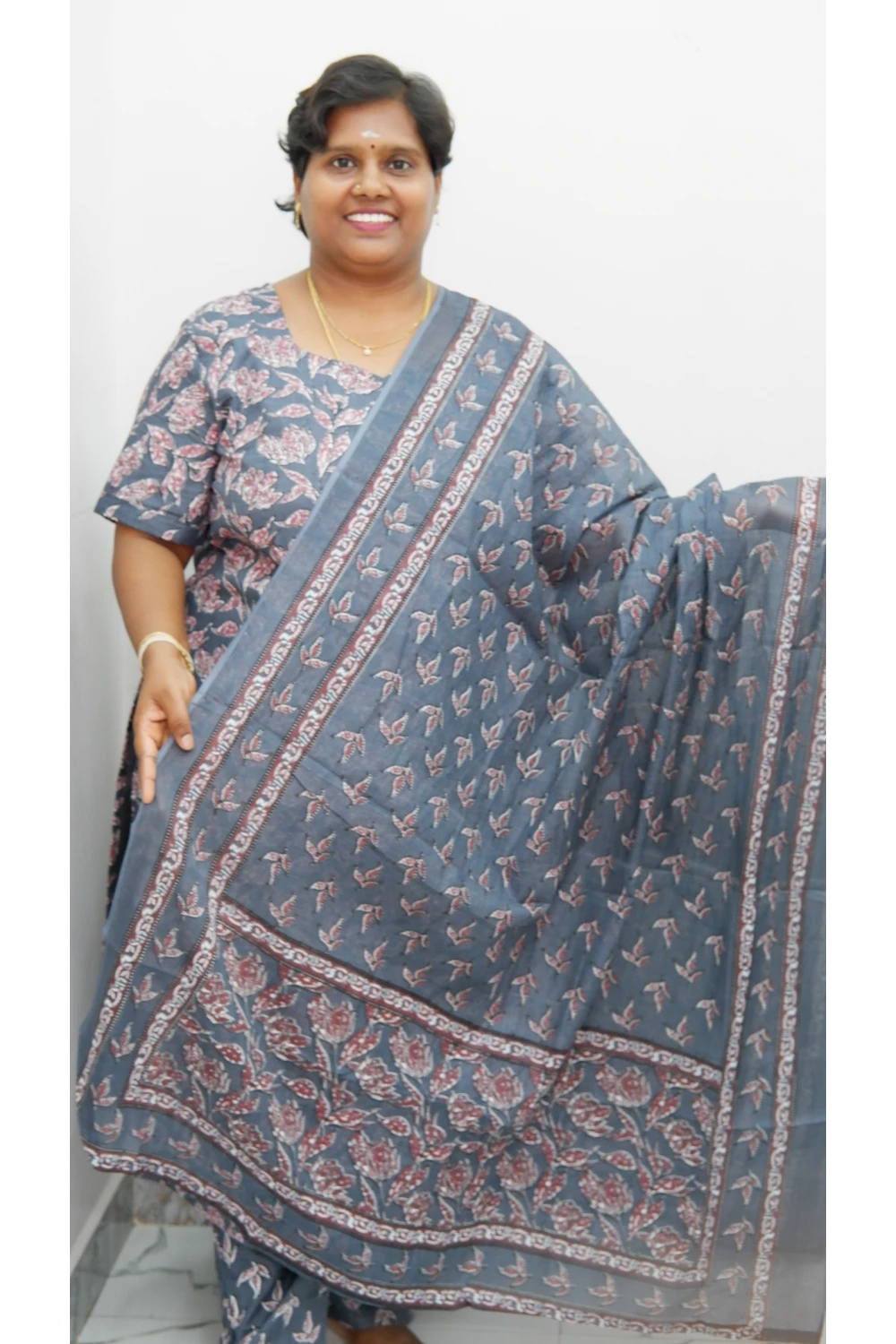 Graceful Cotton Printed Salwar Suit with Shawl – Casual & Festive Wear