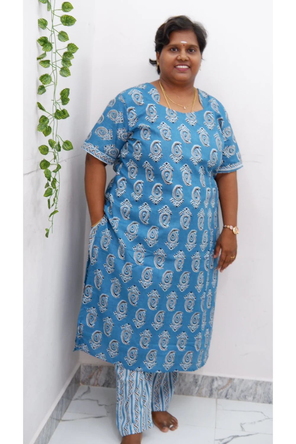 Graceful Cotton Printed Salwar Suit with Shawl – Casual & Festive Wear