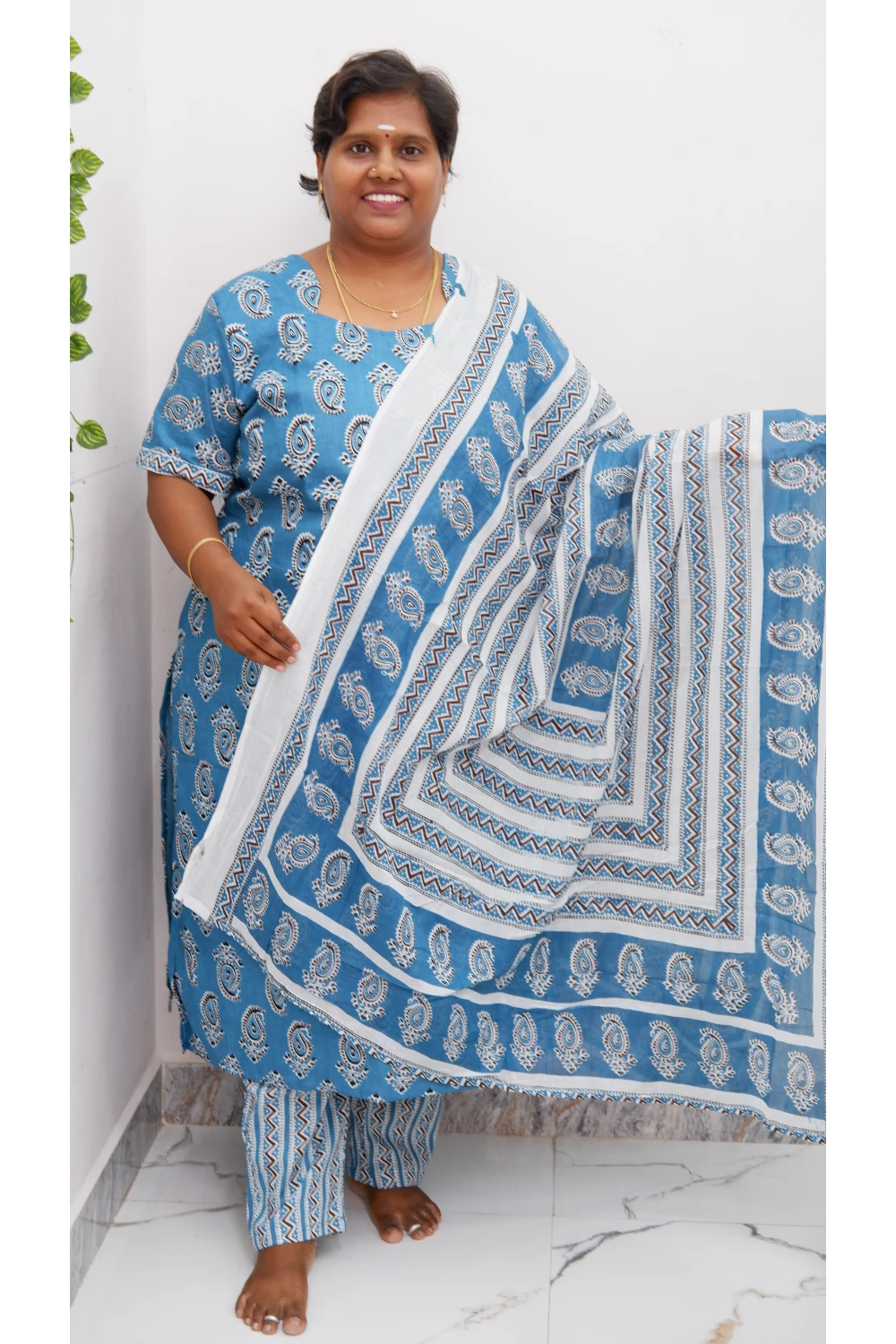 Graceful Cotton Printed Salwar Suit with Shawl – Casual & Festive Wear