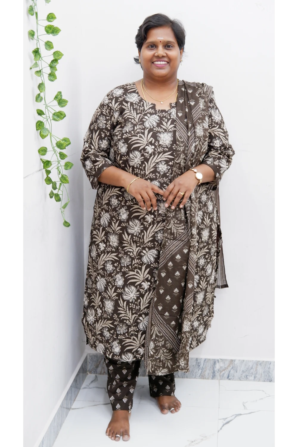 Graceful Cotton Printed Salwar Suit with Shawl – Casual & Festive Wear