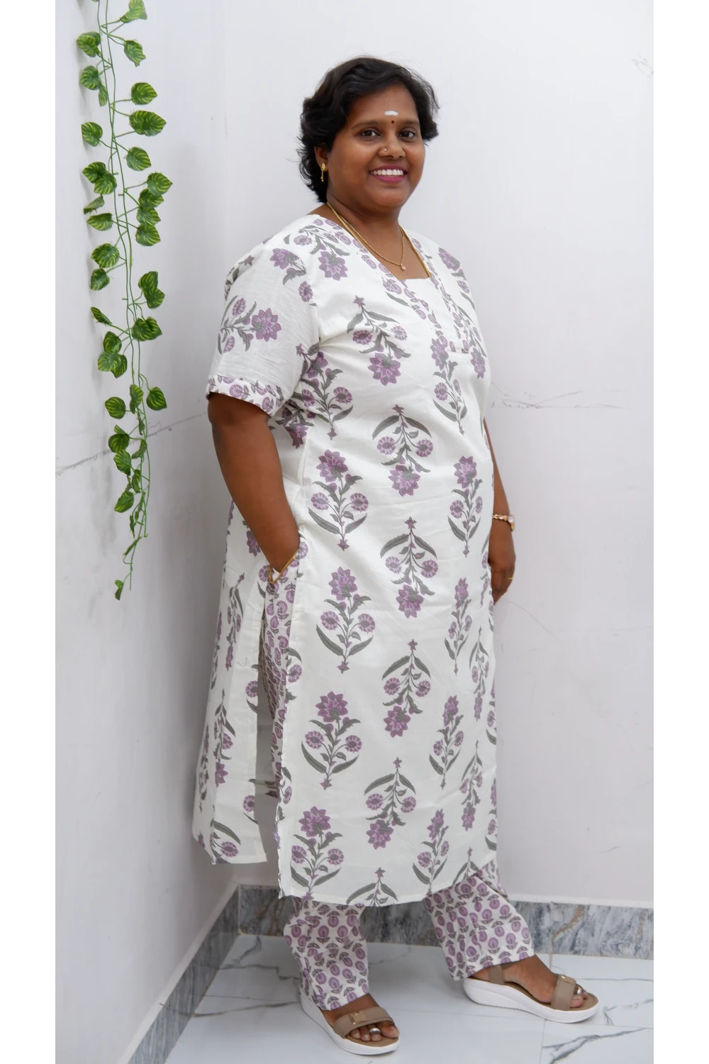 Graceful Cotton Printed Salwar Suit with Shawl – Casual & Festive Wear