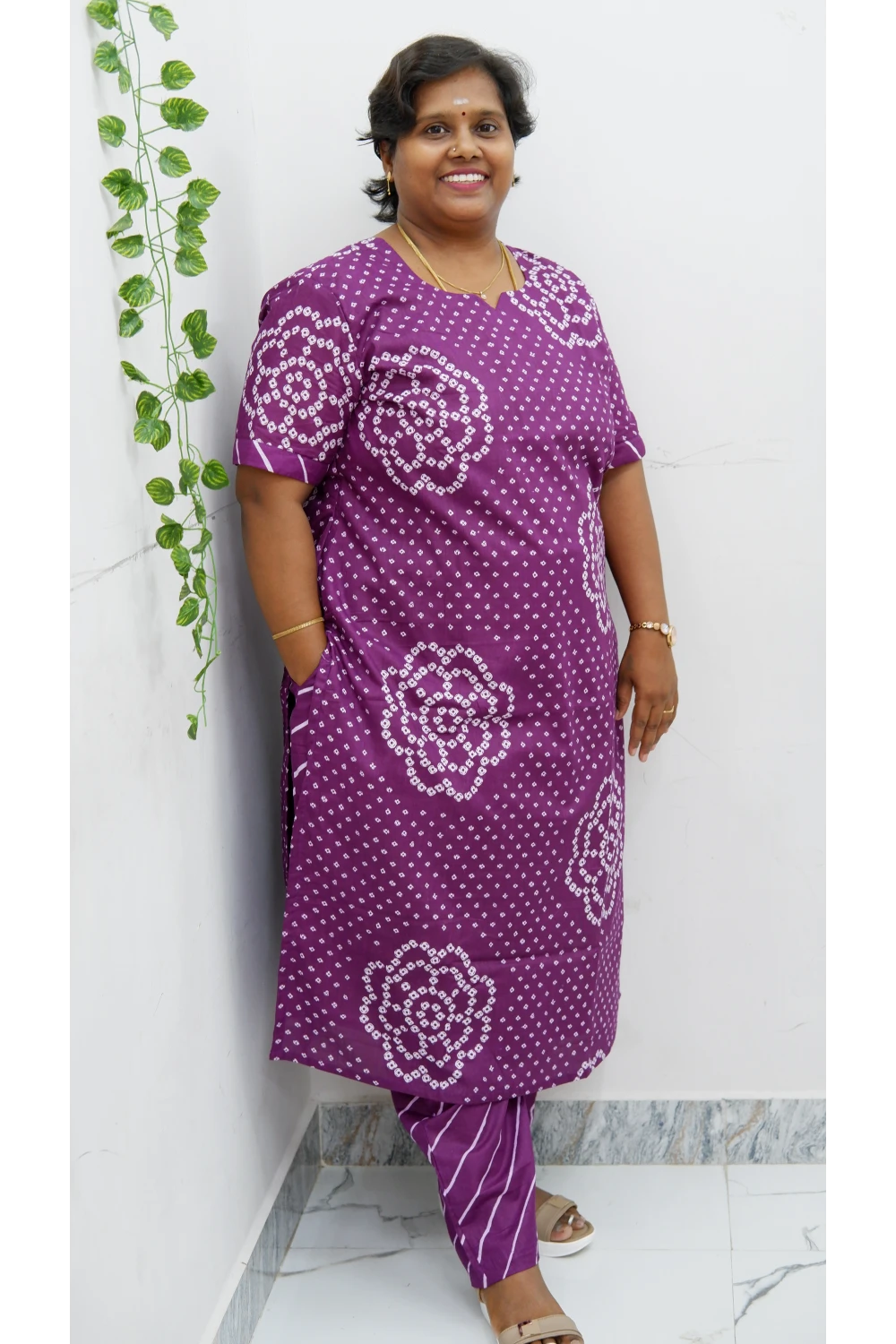 Graceful Cotton Printed Salwar Suit with Shawl – Casual & Festive Wear)