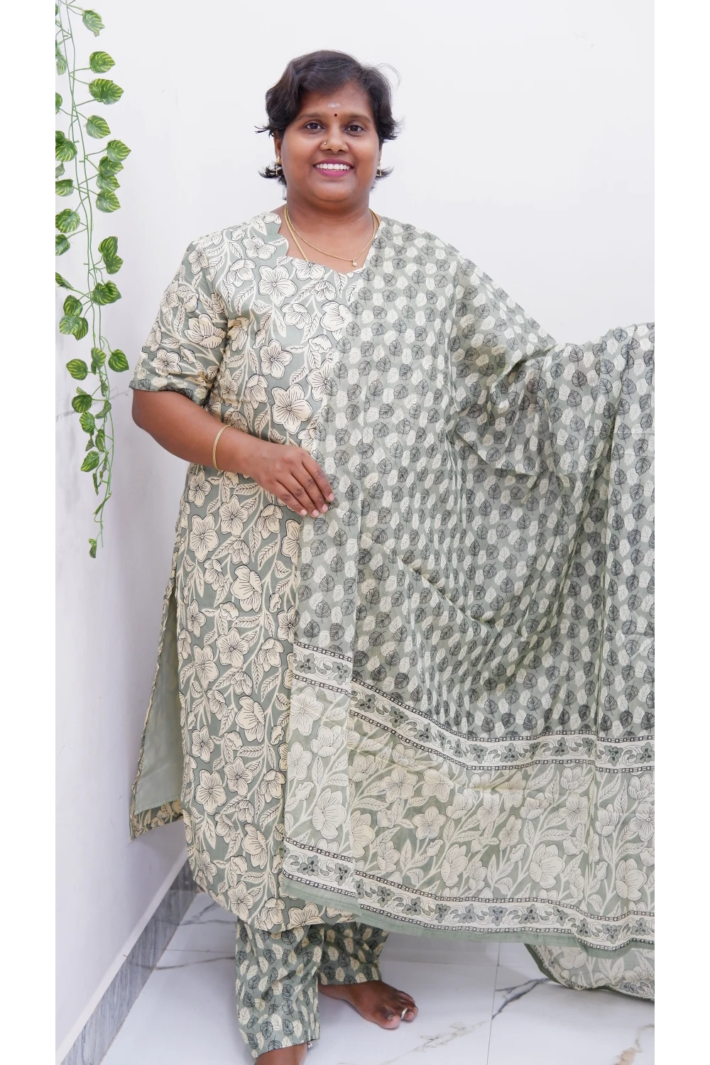 Graceful Cotton Printed Salwar Suit with Shawl – Casual & Festive Wear)