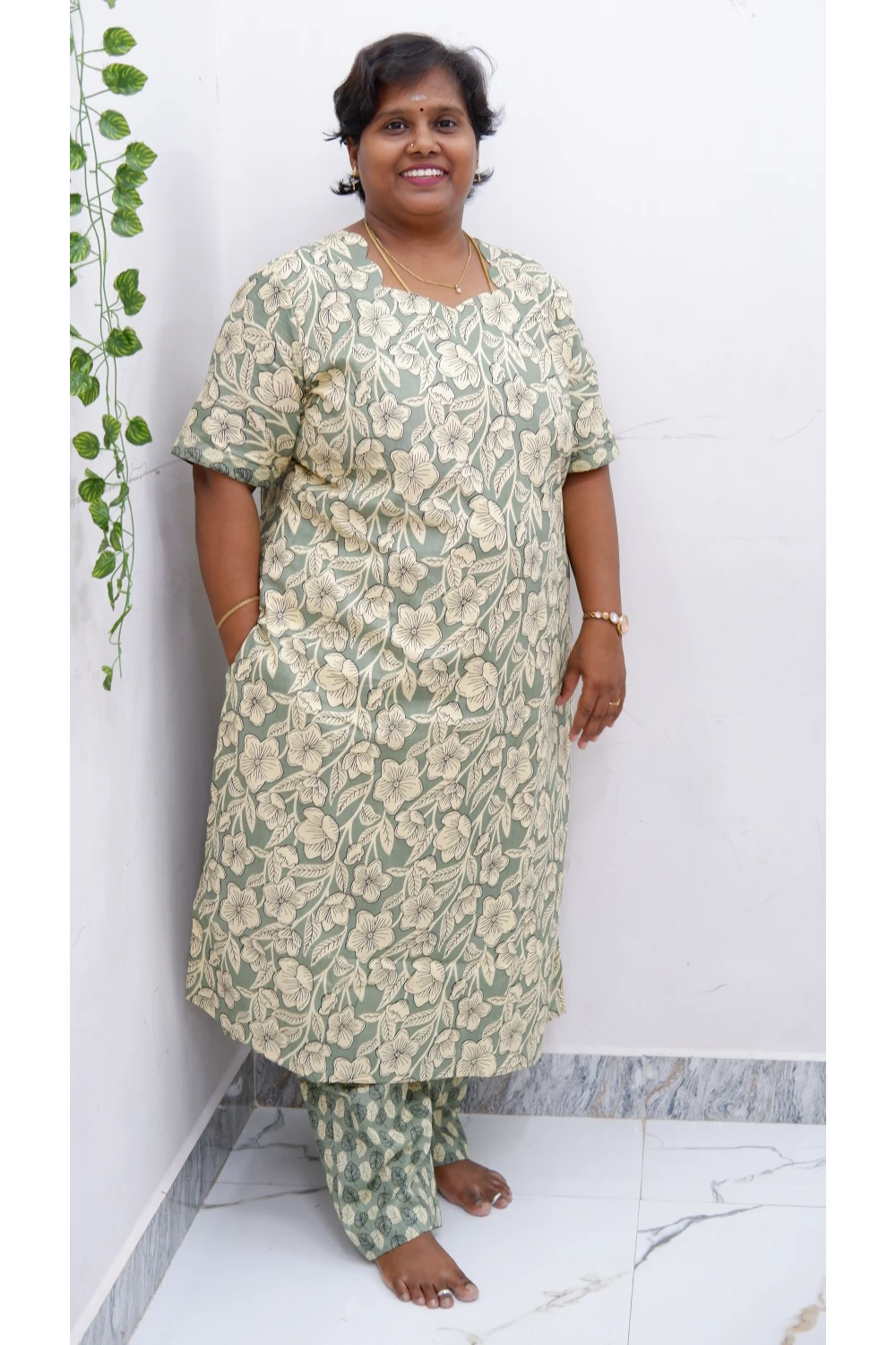 Graceful Cotton Printed Salwar Suit with Shawl – Casual & Festive Wear)