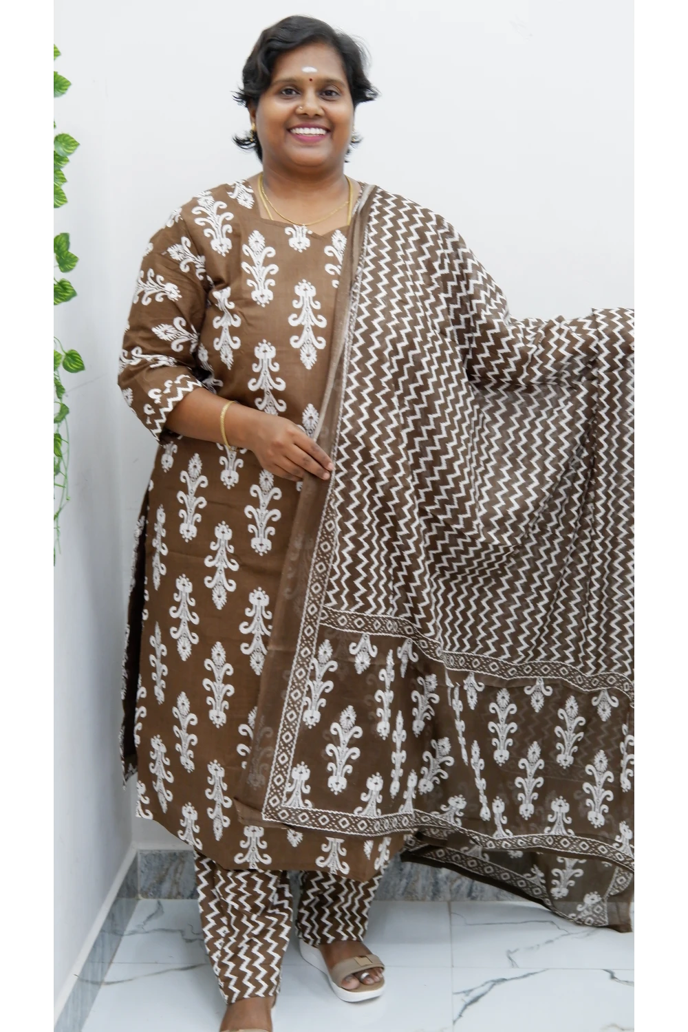 Graceful Cotton Printed Salwar Suit with Shawl – Casual & Festive Wear)