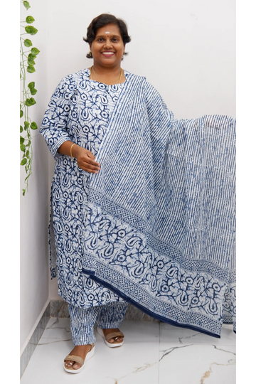 Graceful Cotton Printed Salwar Suit with Shawl – Casual & Festive Wear)