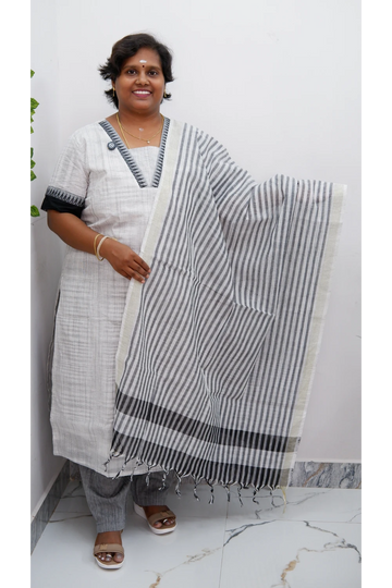 Graceful Cotton Printed Salwar Suit with Shawl – Casual & Festive Wear