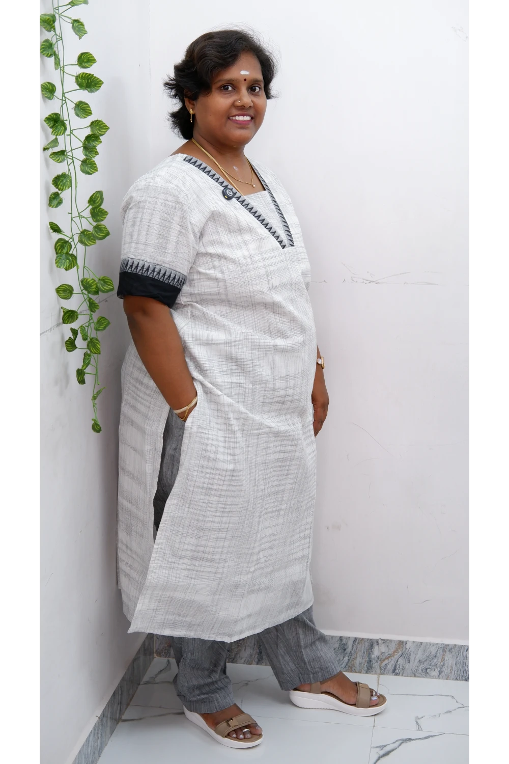 Graceful Cotton Printed Salwar Suit with Shawl – Casual & Festive Wear