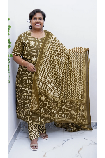 Graceful Cotton Printed Salwar Suit with Shawl – Casual & Festive Wear