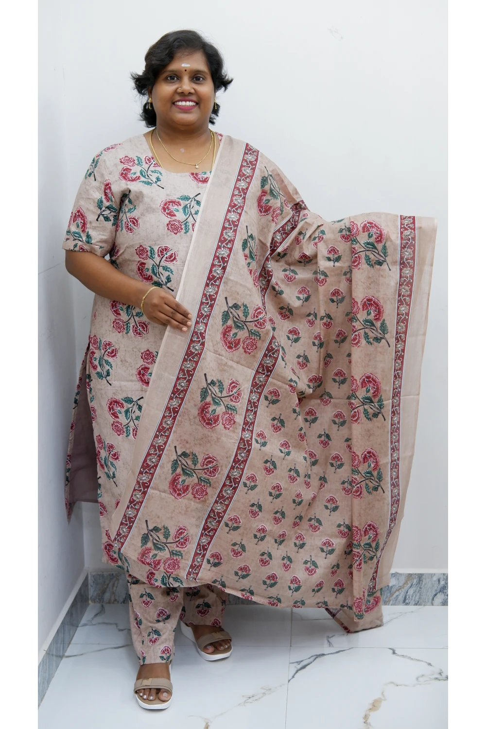Graceful Cotton Printed Salwar Suit with Shawl – Casual & Festive Wear