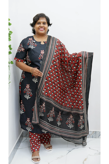 Graceful Cotton Printed Salwar Suit with Shawl – Casual & Festive Wear