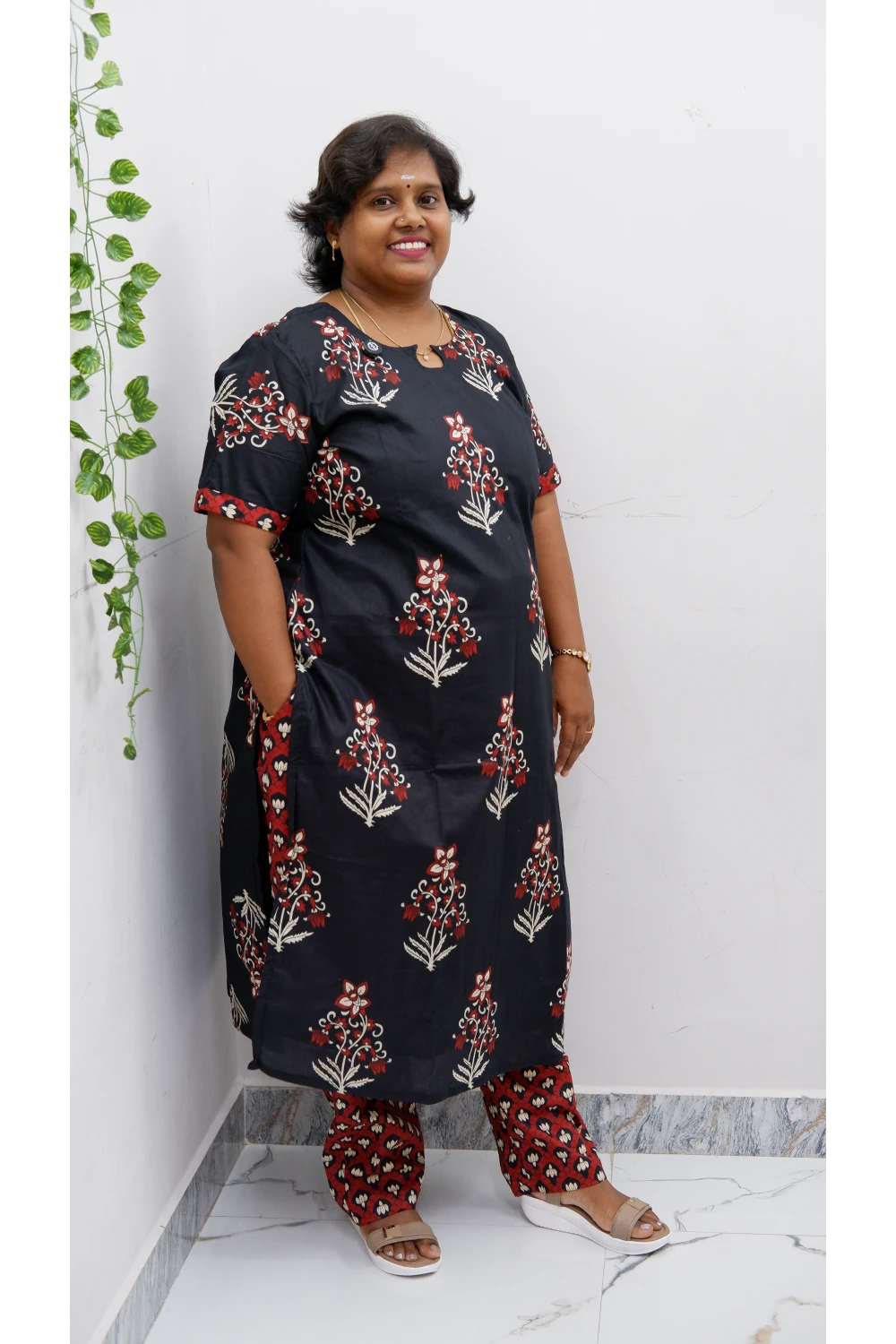 Graceful Cotton Printed Salwar Suit with Shawl – Casual & Festive Wear
