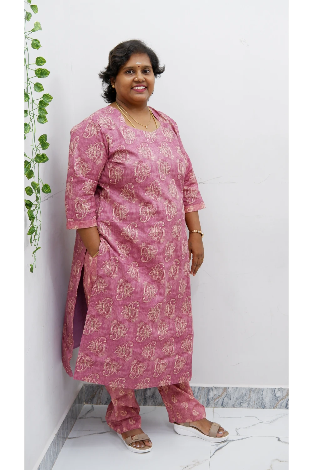 Graceful Cotton Printed Salwar Suit with Shawl – Casual & Festive Wear