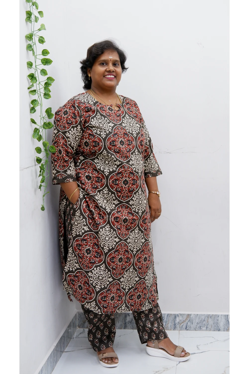 Graceful Cotton Printed Salwar Suit with Shawl – Casual & Festive Wear