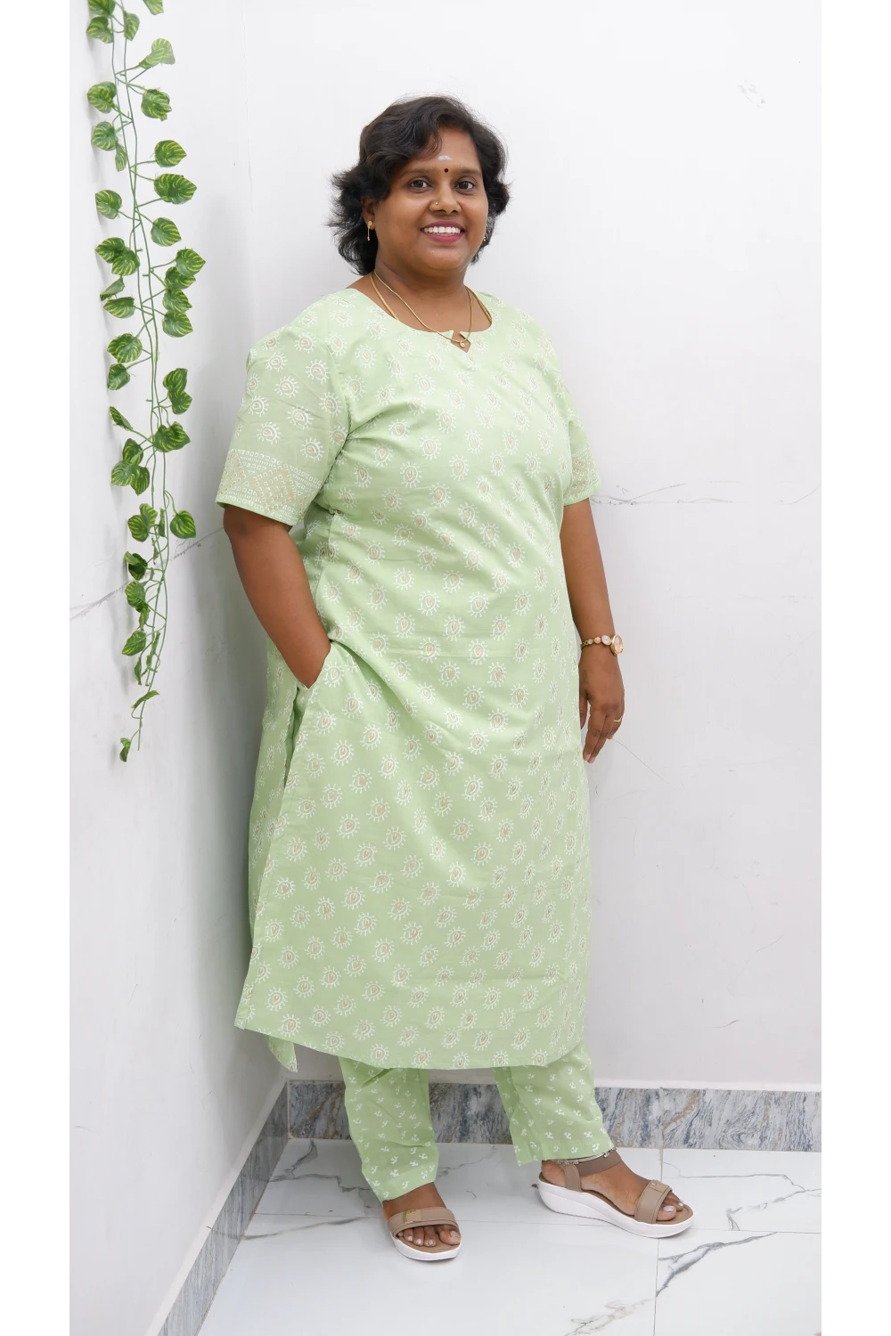 Graceful Cotton Printed Salwar Suit with Shawl – Casual & Festive Wear