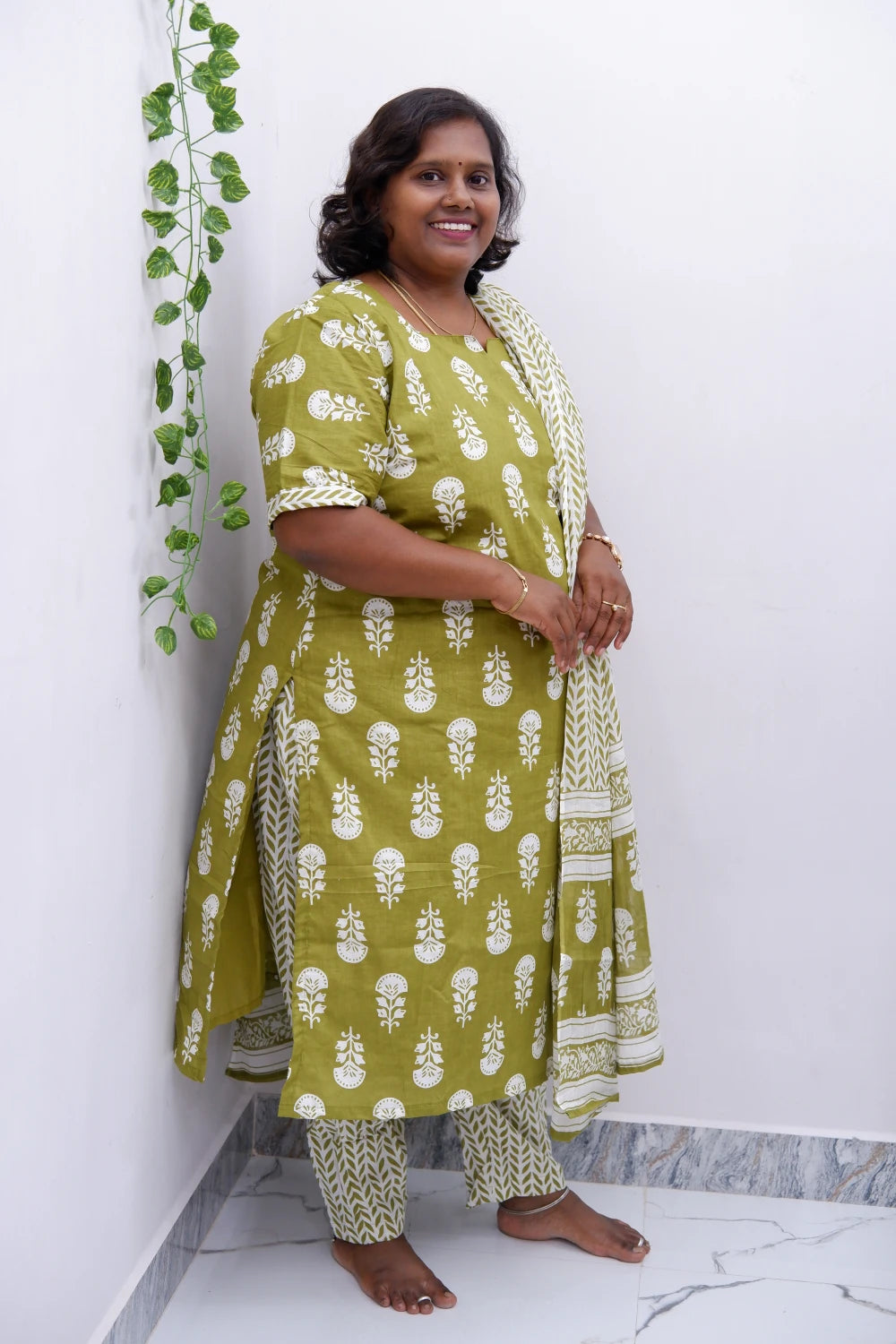 Graceful Cotton Printed Salwar Suit with Shawl – Casual & Festive Wear