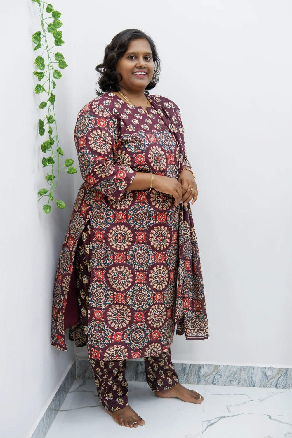 Graceful Cotton Printed Salwar Suit with Shawl – Casual & Festive Wear