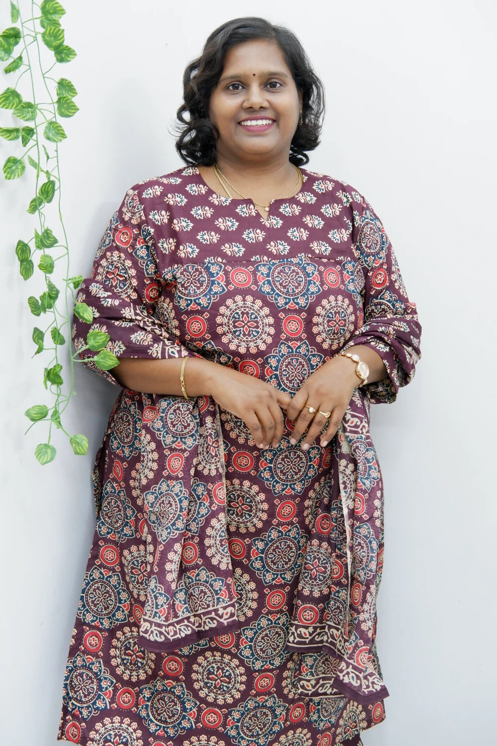 Graceful Cotton Printed Salwar Suit with Shawl – Casual & Festive Wear