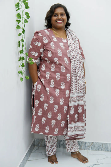 Graceful Cotton Printed Salwar Suit with Shawl – Casual & Festive Wear