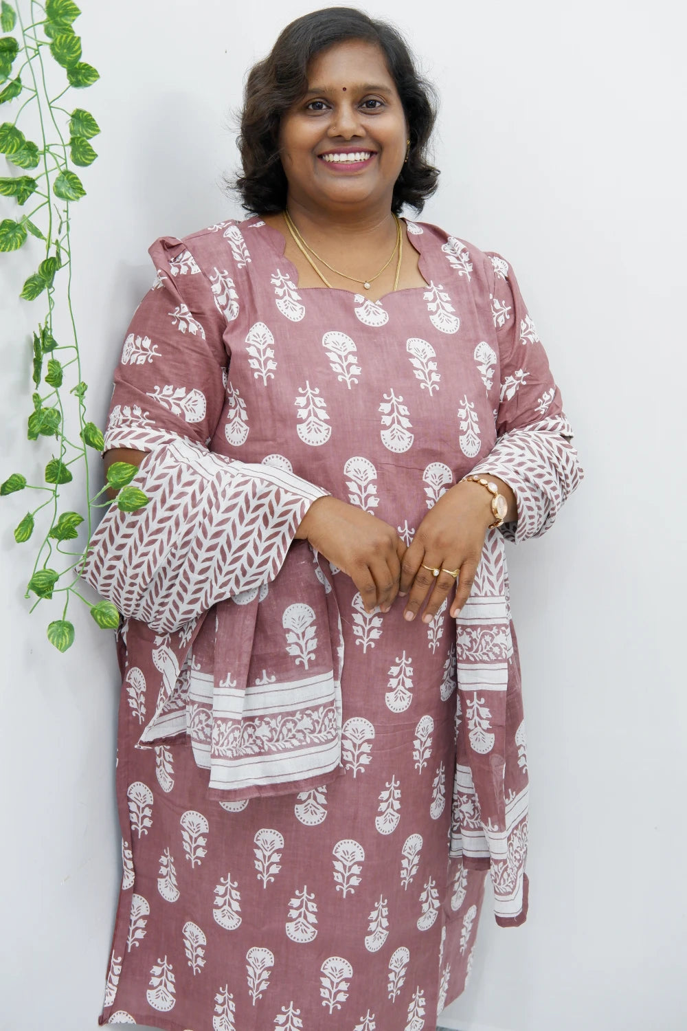 Graceful Cotton Printed Salwar Suit with Shawl – Casual & Festive Wear