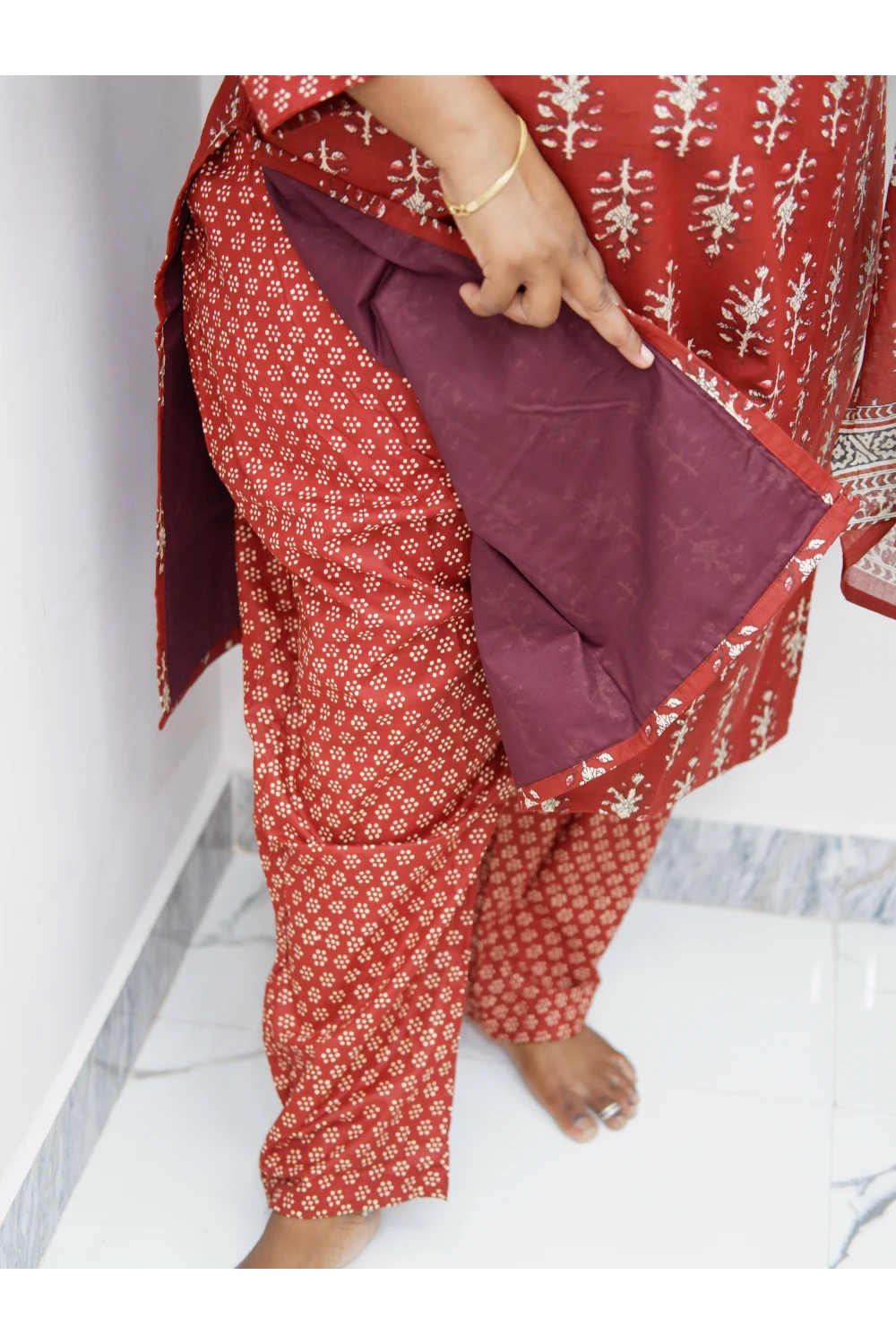 Graceful Cotton Printed Salwar Suit with Shawl – Casual & Festive Wear
